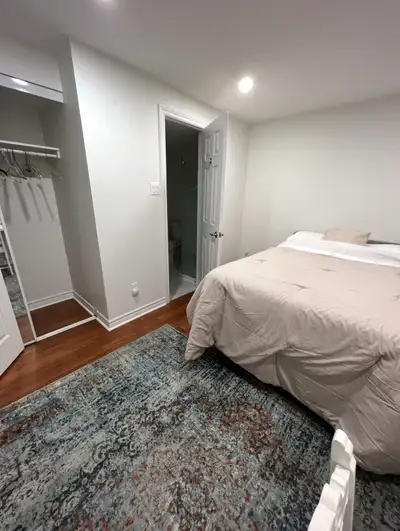 Two Rooms available for Jan 1 1. A large private room with private ensuite bath located in an execut...