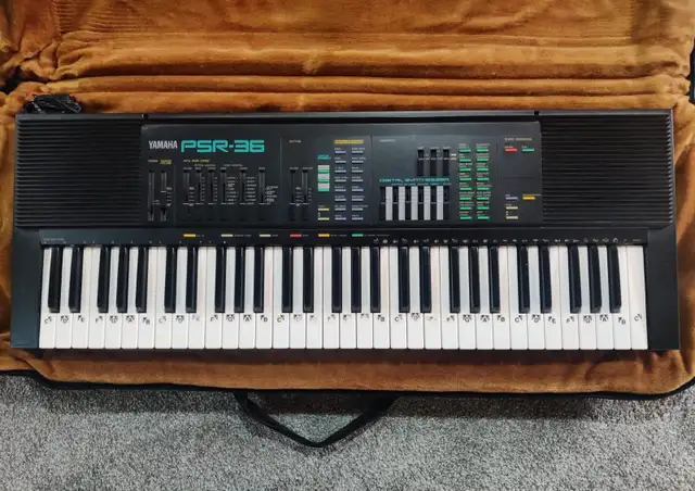 Yamaha PSR-36 Keyboard