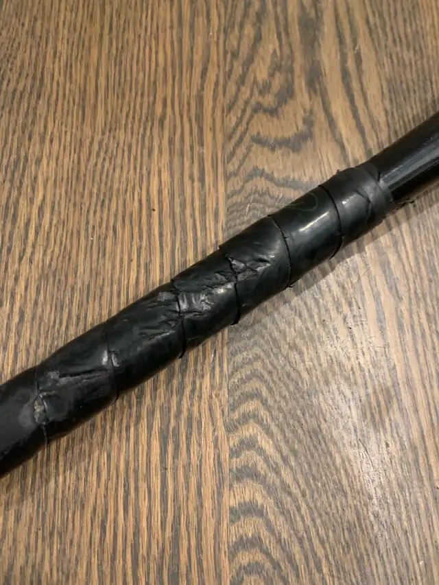 Louisville Slugger Genesis 30” 22oz Bat in Baseball & Softball in Ottawa - Image 9