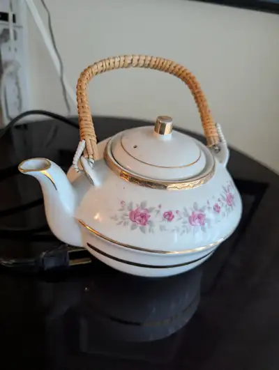 Théière électrique vintage -  Vintage Electric Teapot, View more