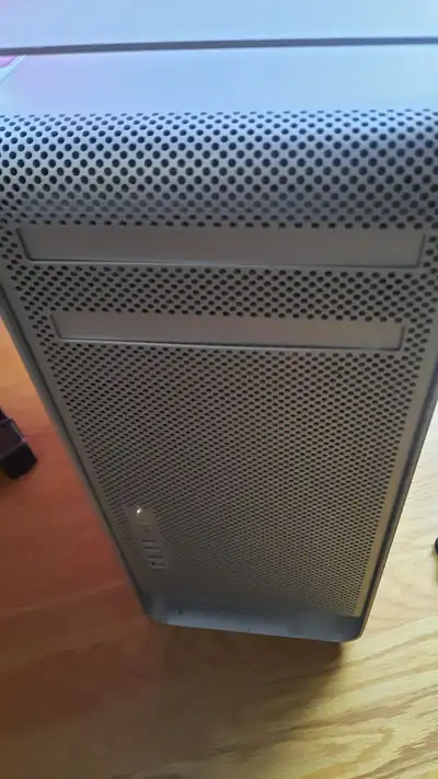 Mac Pro desktop A1186, View more