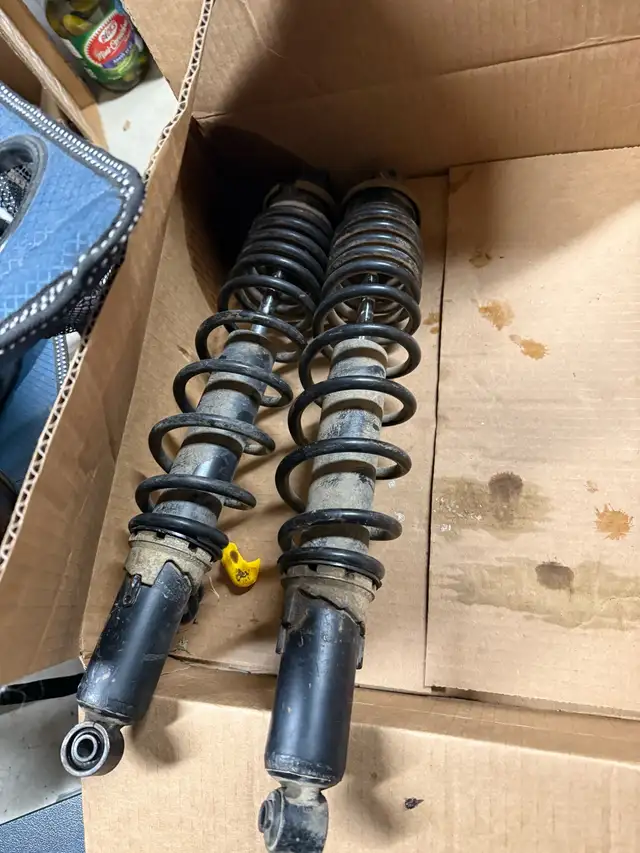 can am outlander parts in ATVs in London - Image 6