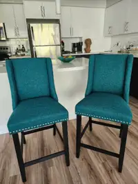 2x bar chairs 