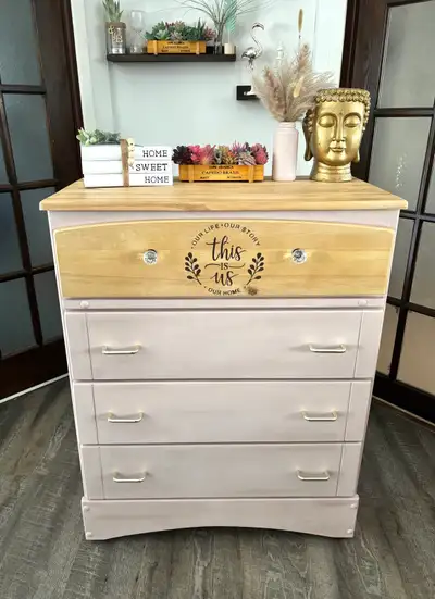 Jolie commode rose, View more