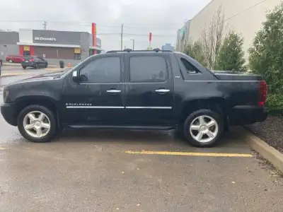 2009 Chevrolet Avalanche – Strong & Reliable Clean and dependable truck, perfect for work or daily d...