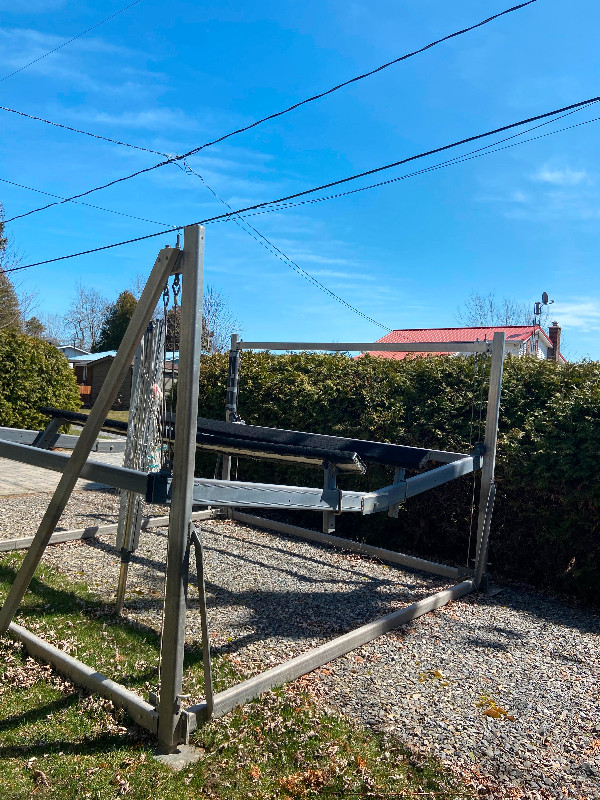 BOATLIFT dans Remorques, pièces et accessoires pour bateaux  à Longueuil/Rive Sud