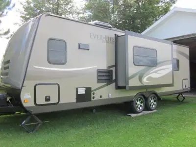 “Immaculate Condition all”, Exterior, Interior and TPO Roof (not rubber). Exterior side walls, vacuu...