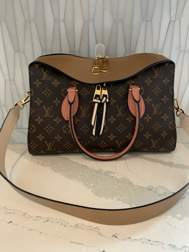 Louis Vuitton Tuileiries Bag in mint condition in Women's - Bags & Wallets in City of Toronto