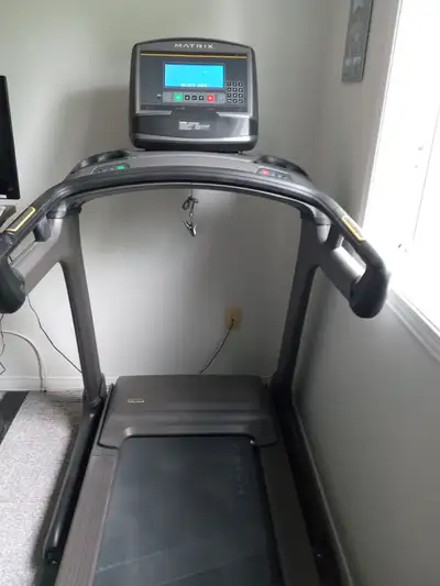Matrix ultradeck, 6 feet long by 3 feet wide, purchased from Aqfit, barely used since 2018 is the re...