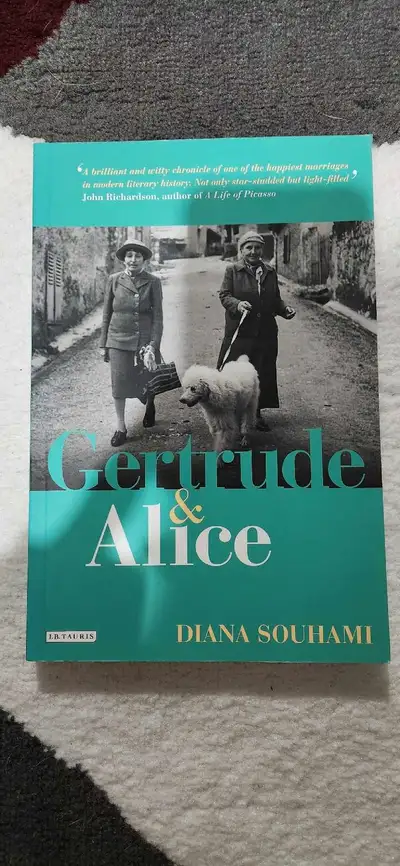 Livre "Gertrude et Alice", View more