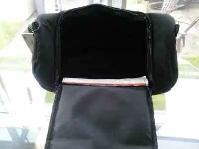 2 sacs pour moto Harley Davidson comme neuf. Peuvent être vendus séparément.