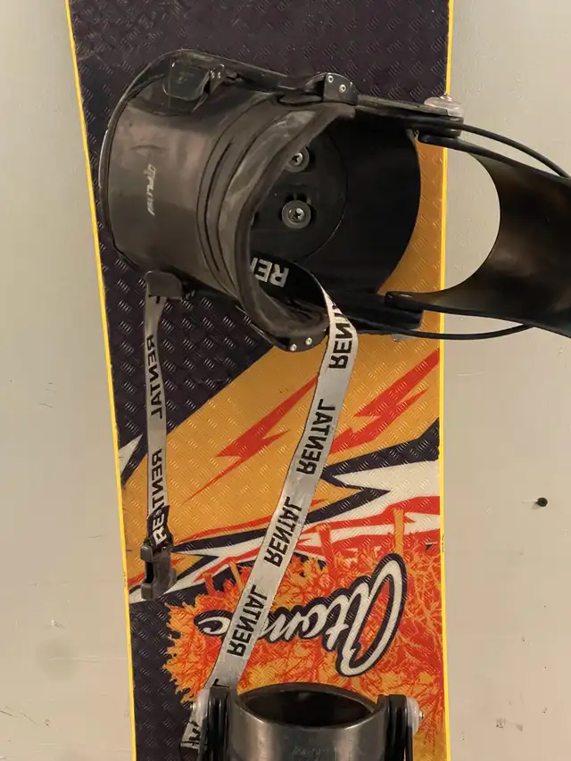 Atomic Snowboard in Snowboard in City of Montréal - Image 6