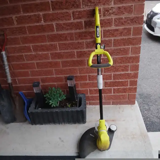 Various Weed trimmers in Lawnmowers & Leaf Blowers in City of Toronto - Image 7