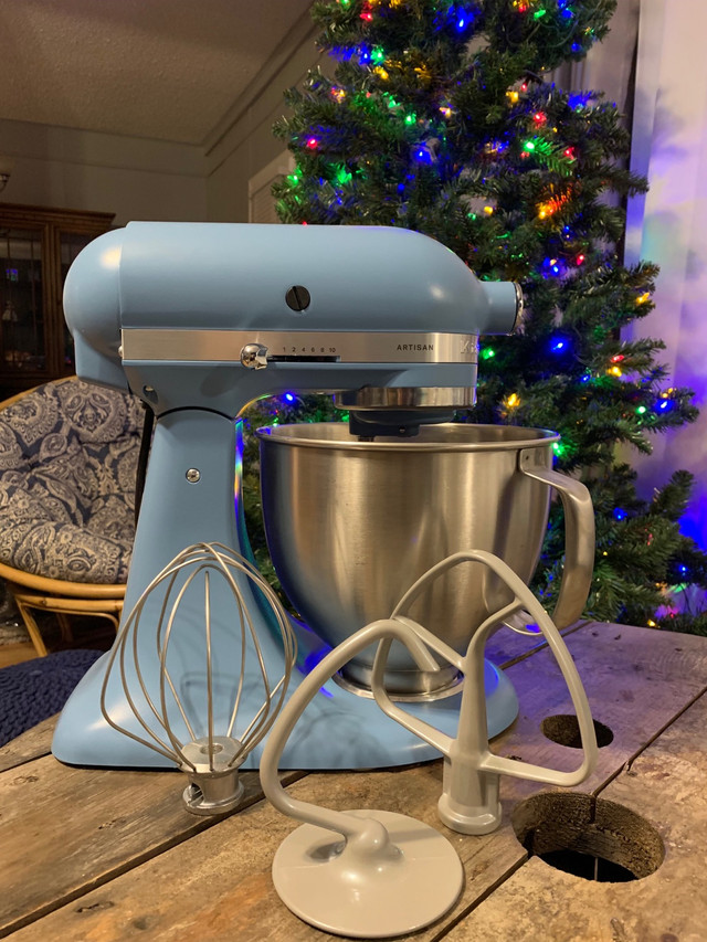 New In Box Kitchenaid 5-Quart Tilt-Head Stand Mixer - Blue in Processors, Blenders & Juicers in Prince Albert - Image 3