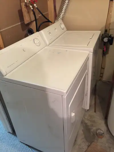 basement for rent in saddleridge NE