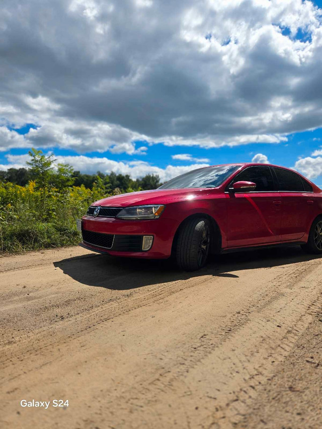 2012 volkswagen GLI in Cars & Trucks in Norfolk County - Image 2