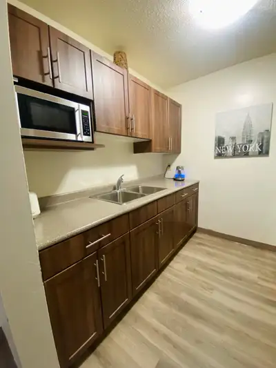 2BR Renovated Townhouse (Apple Meadows in Heritage Park)