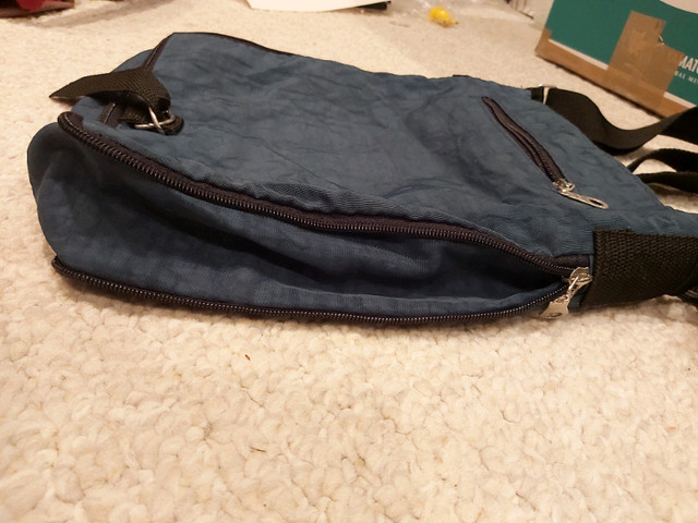 Faux (imitation) Kipling Crossbody Bag, Excellent Condition in Women's - Bags & Wallets in City of Toronto - Image 3