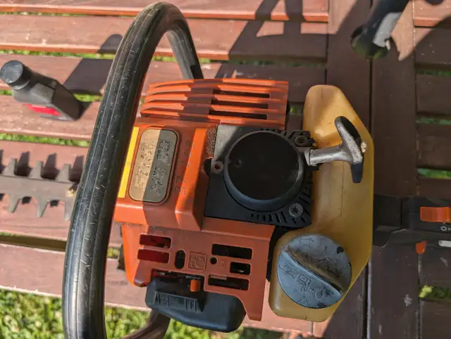 STIHL HS80 24in Commerncial Hedge Trimmer63234988376451123