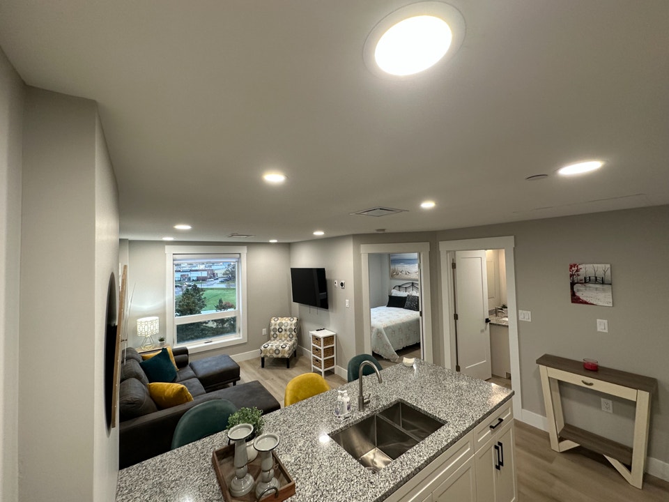 1-2-3 Bedroom Apartments For Oct 1st, Move in Now. 5