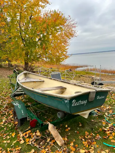 special 10-foot fiberglass rowboat for sale. Kittery Point tender built by Bay of Maine boats. Seale...