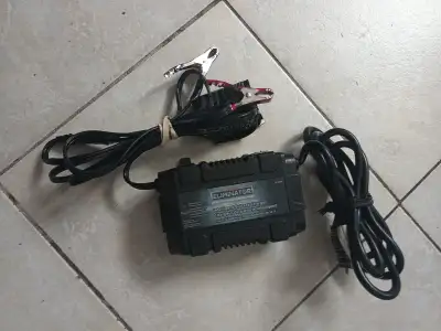 BATTERY CHARGER CHARGEUR DE BATTERIE, View more