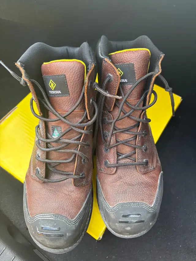 Terra Patton Safety Boots in Men's Shoes in Oakville / Halton Region - Image 3