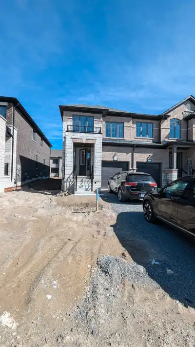 Lindsay Brand New 4-Bedroom Townhome for Rent – From 01 July'25