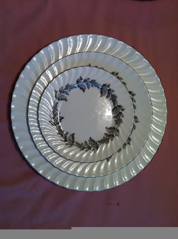 AYNSLEY CHINA in Arts & Collectibles in Barrie - Image 3