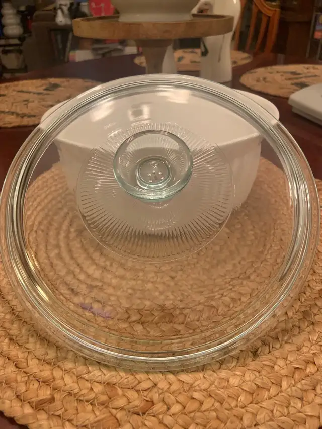 RARE FIND  1990’S ‘ CORNINGWARE FRENCH WHITE STONEWARE  in Kitchen & Dining Wares in Mississauga / Peel Region - Image 11