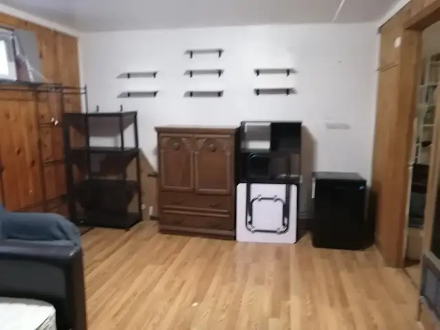 A large basement bedroom in Room Rentals & Roommates in City of Toronto - Image 6