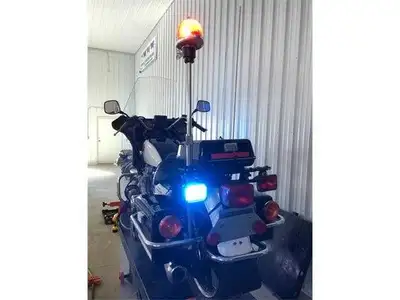 Harley-Davidson FLHP/Kawasaki/Honda/BMW police motorcycle emergency lights. Red light $400 and blue...