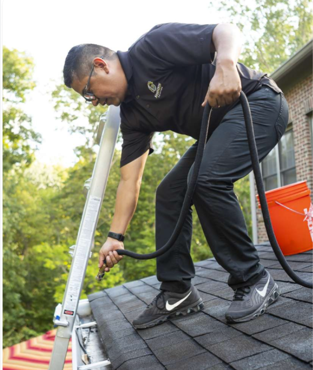 Gutter service technician/ protection installer.471851069856829441