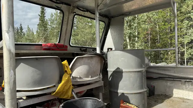 Two New Motors!! Great Boat our Loss your Gain!!! in Powerboats & Motorboats in Whitehorse - Image 6