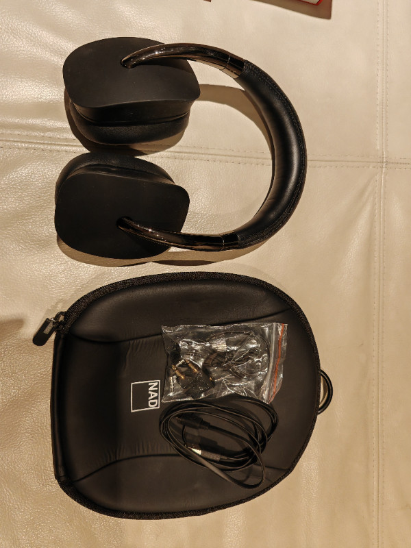 NAD Viso HP70 Wireless Headphones (With ANC) in Headphones in Markham / York Region - Image 4