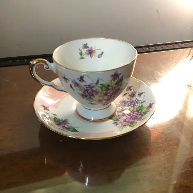 ENGLISH BONE CHINA - Vintage62863737988483124