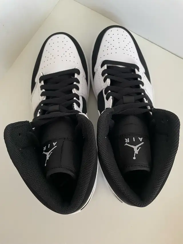 Jordan 1 Mid Panda White Black 2018 (Men) in Men's Shoes in City of Toronto - Image 5