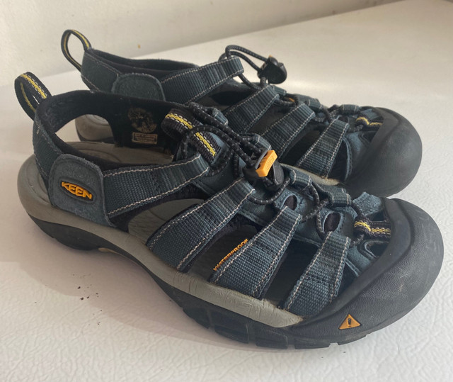 Keen Newport H2 Navy Outdoor Water Hiking Sandals  in Men's Shoes in Guelph