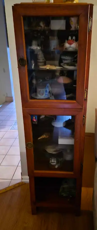 Display cabinet net with glass shelving, View more