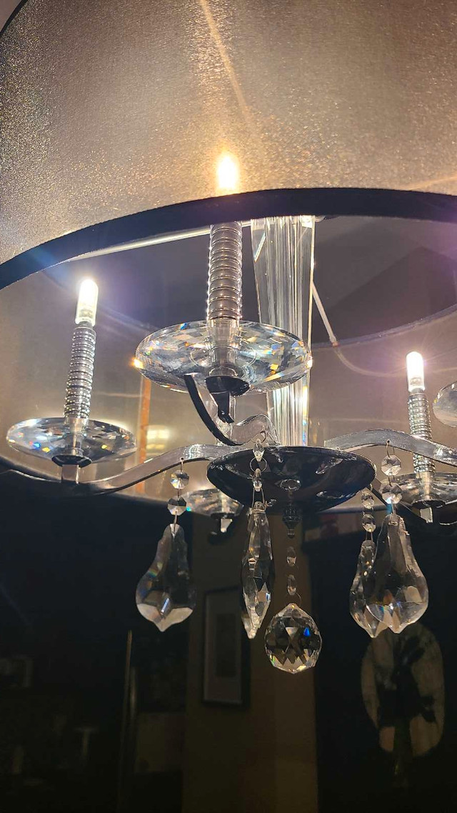 Crystal chandelier light for dining room in Indoor Lighting & Fans in City of Toronto - Image 3