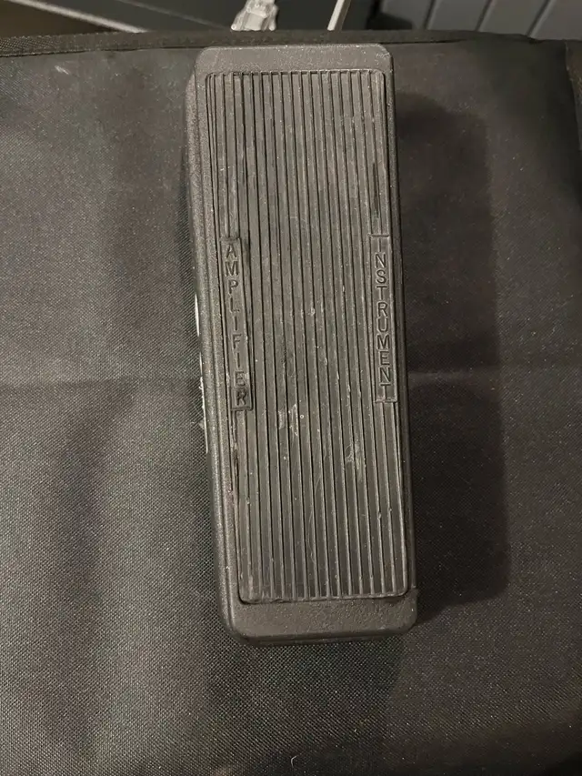 Dunlop Crybaby Wah Pedal  in Amps & Pedals in London - Image 3