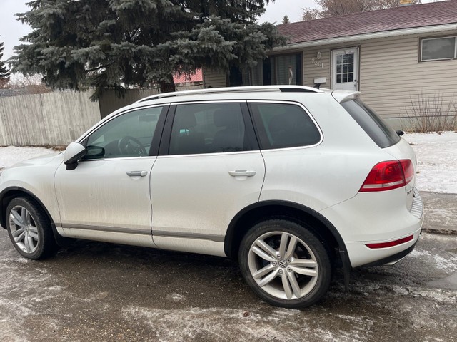 2013 Volkswagen Touareg V6 in Cars & Trucks in Saskatoon - Image 4