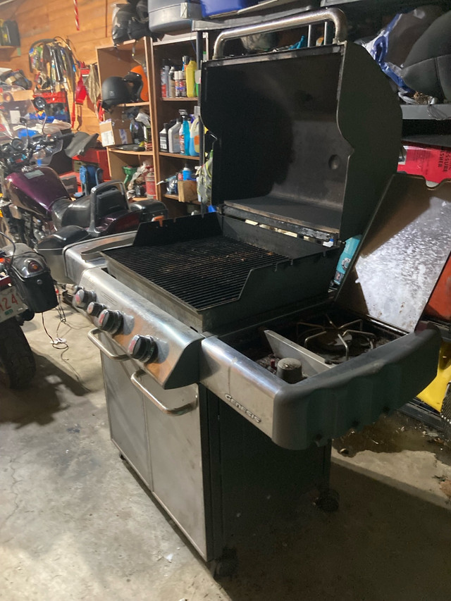 Weber Stainless BBQ in BBQs & Outdoor Cooking in St. Albert - Image 2