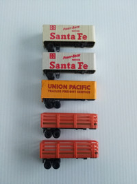 Ho scale model train freight trailers