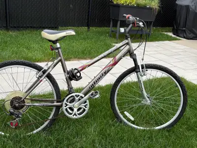 2 vélos en très bon état, View more