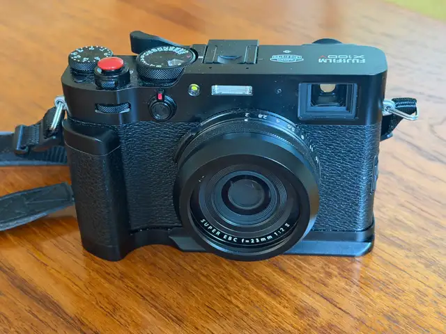 FUJI X100 V