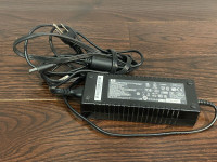 HP 135w power adapter 