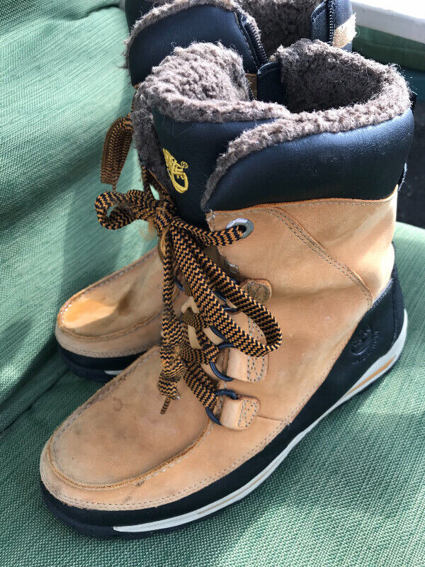 Timberland boots in Kids & Youth in City of Toronto