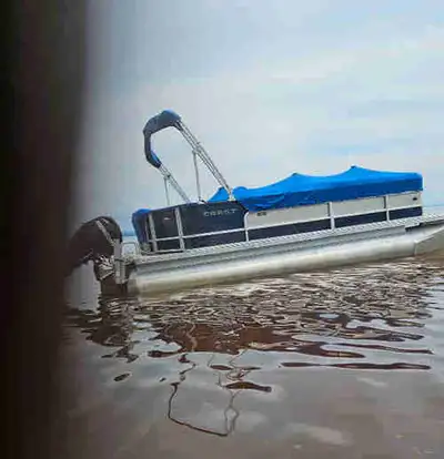 2012 22ft CREST 50hp mercury motor Includes new cover and easy load trailer Can be viewed at Batchaw...