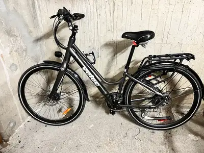 Excellent condition low kilometers Velec Citi+, Model 2021, 700cc , 36V/350W Peddle battery assist 5...